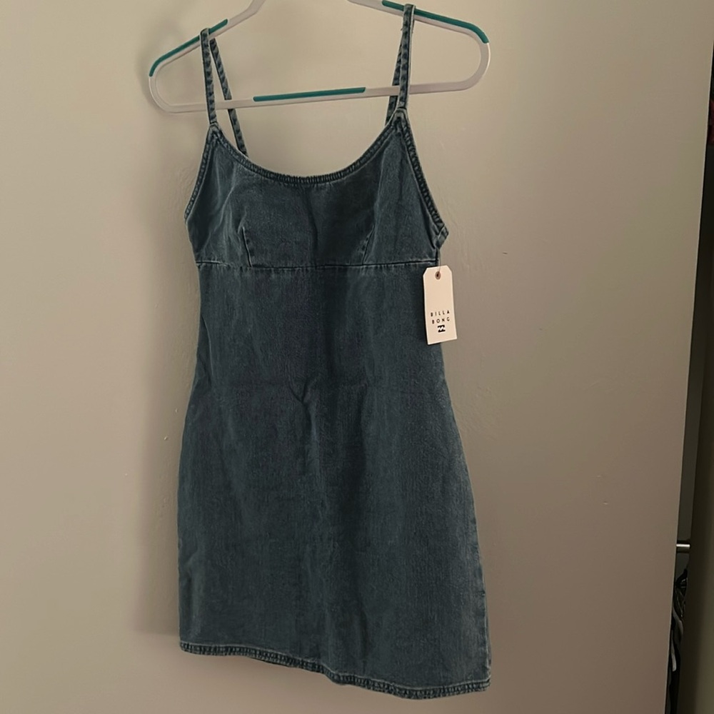 Billabong: Jean Dress: Size Small: New With Tag: Rip in the back!